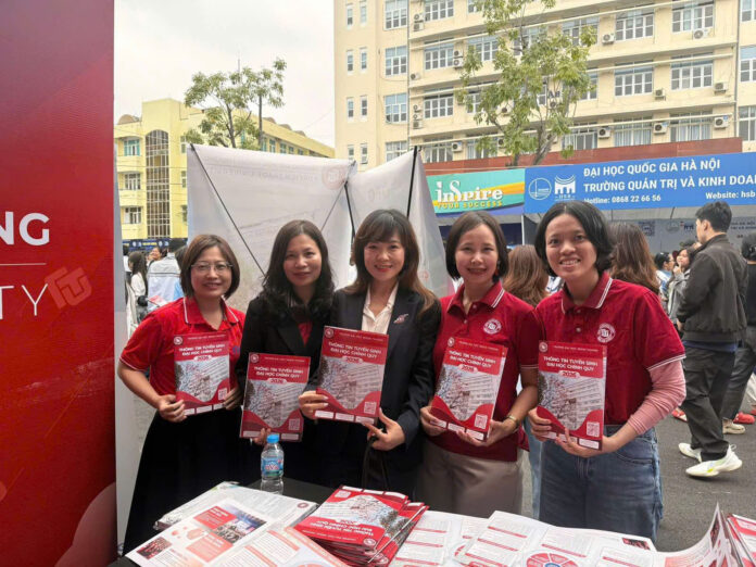 z7647472099168_a3b24ae0a4c7ac66cce946d5b5258417