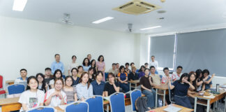 LÃNH ĐẠO NHÀ TRƯỜNG THĂM HỎI CÁC LỚP TRONG NGÀY ĐẦU TIÊN CỦA NĂM HỌC MỚI 2026–2027
